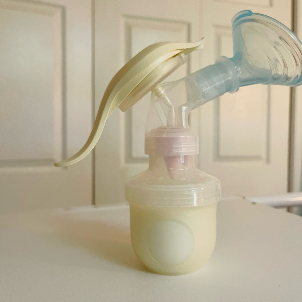 Medela Harmony Manual Hand Breast Pump w/  Pumpin Pals, Boon Bottle Adapter
